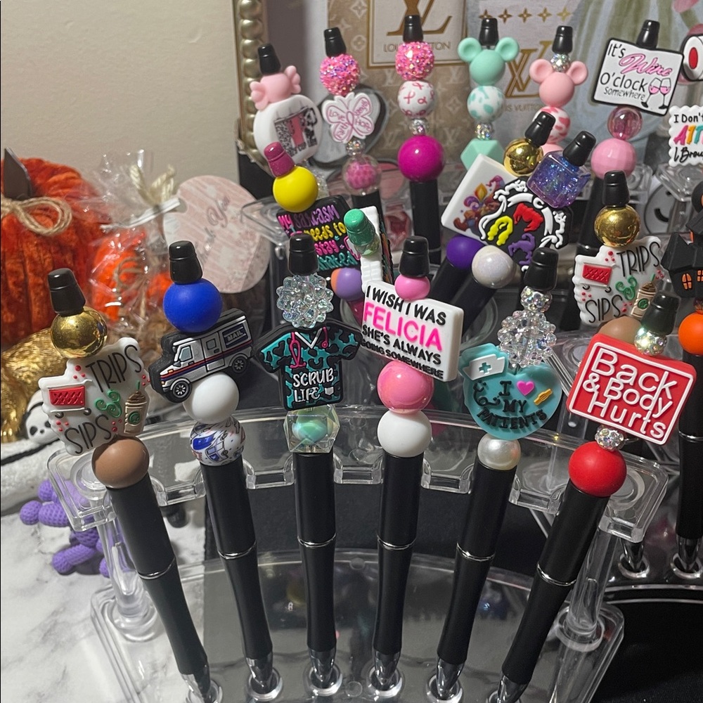 Fun Quote Pens with Colorful Charms - Picture 5 of 16